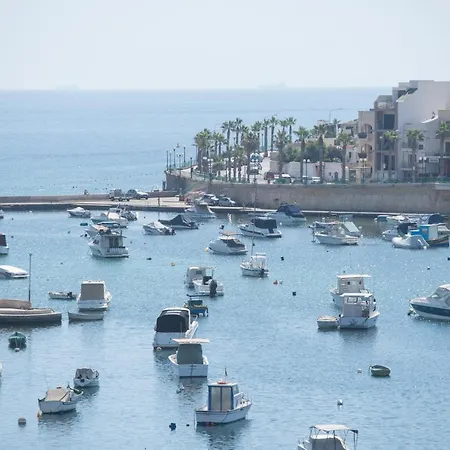 Marsascala: Stunning Port View! アパート *