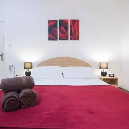 Apartament Marsascala: Stunning Port View!